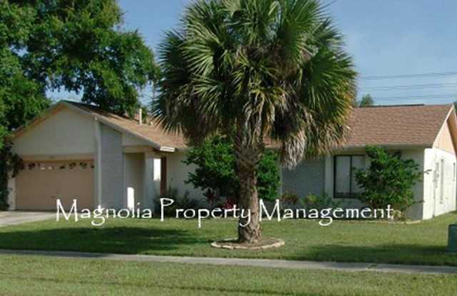 Kissimmee 4 Bedroom 2 Bathroom- Fenced Yard