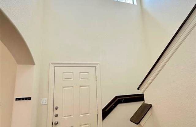 214 South Tesch Street