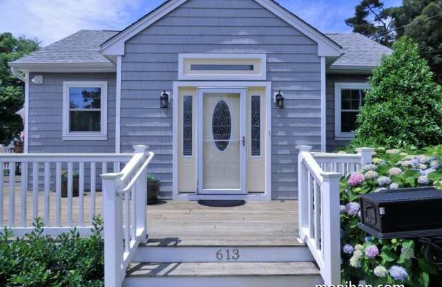 613 Sunny Ave