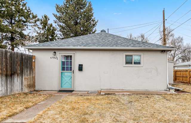 Charming Private 1-Bedroom Carriage House with Modern Amenities in Englewood