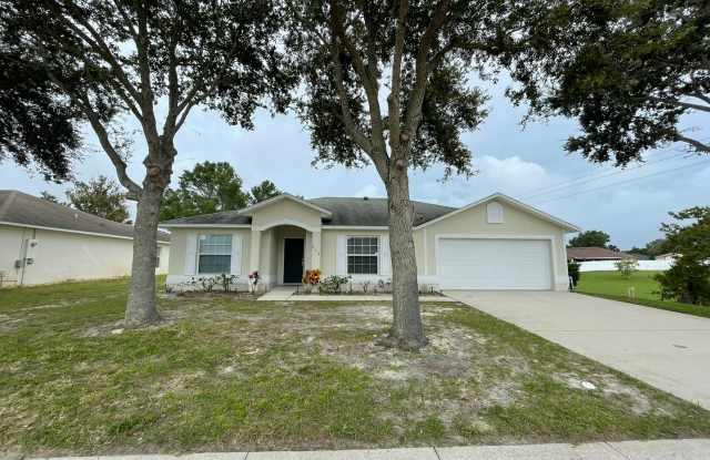 Photo of 4/2 Home in Fountain Lake Subdivision