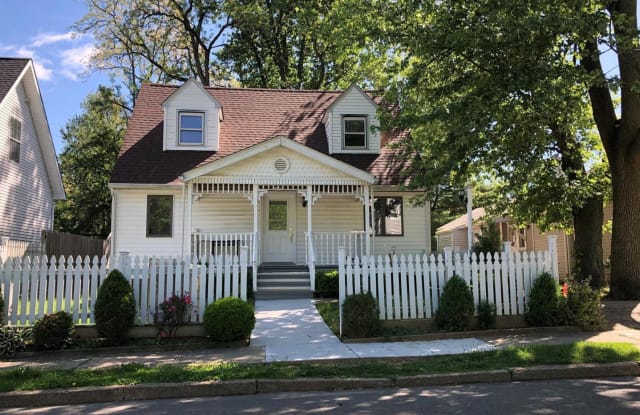 205 PINE STREET - 205 Pine Street, Bordentown, NJ 08505