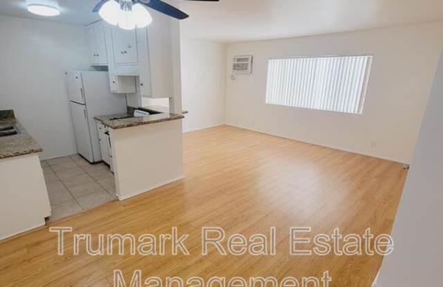 321 E Tujunga Ave