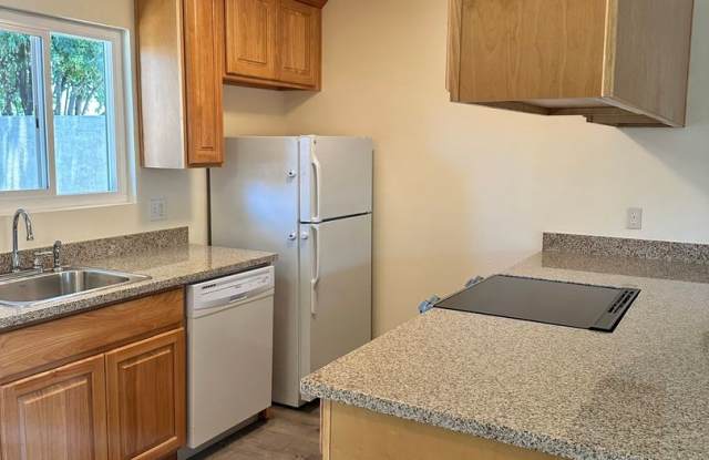 2 Bedroom Updated Duplex
