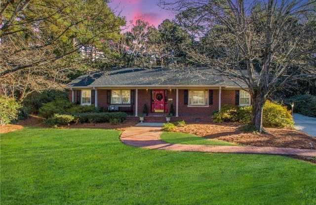 Photo of 2616 Westchester Drive