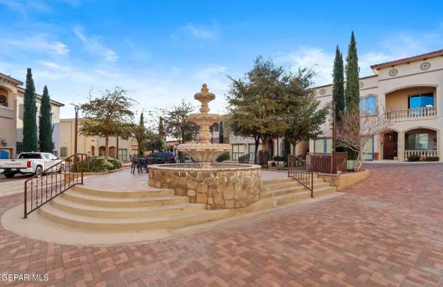 Piazza Escondido Mansion Building