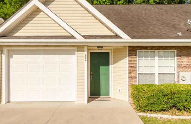 3 Bed/3Bath Centrally located!!!