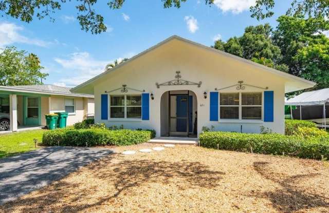 671 102nd AVE N - 671 102nd Avenue North, Naples Park, FL 34108