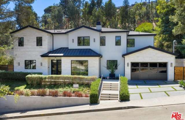 Photo of 1319 Marinette Rd