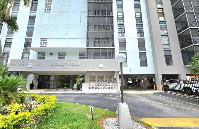 Photo of 2500 NE 135th St