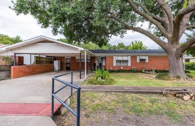 Photo of 506 S Arizona Drive