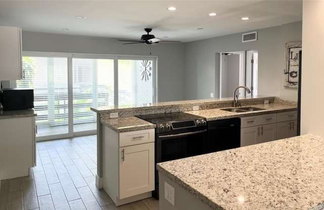 5328 NE 6th Avenue unit: 13H