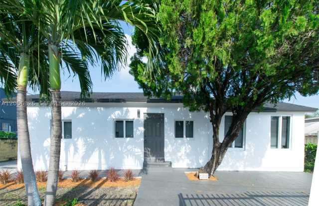 2324 NW 14th Ave