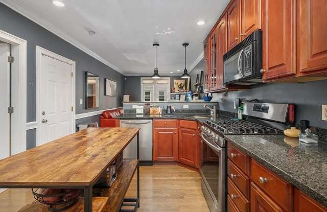 Photo of 55 Woodward St