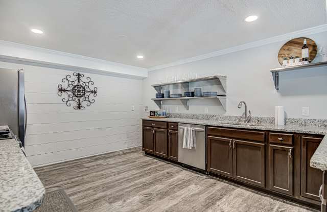216 Guilford Rd