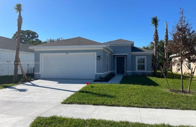 3713 Bennington Ln - 3713 Bennington Lane, Fort Pierce, FL 34981