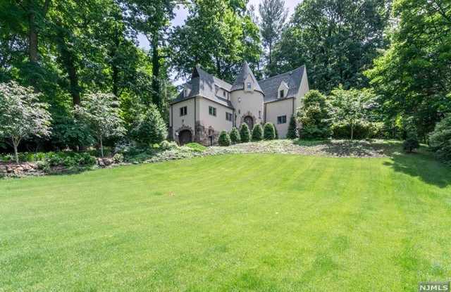 75 Forest Road