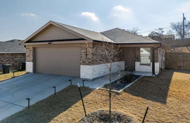 Photo of Must See!!! Stunning 4 Bed/2.5 Bath Home - Won't Last Long!!!