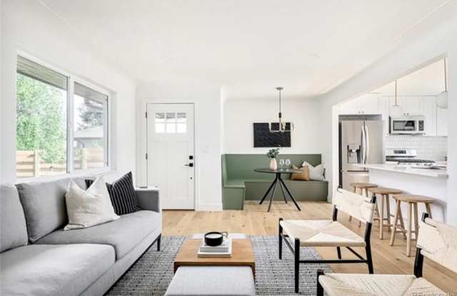 Recently Renovated 2Bd 1Ba Duplex with W/D and Central AC!