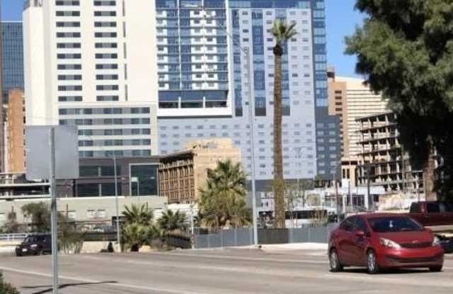 328 N 11th Place unit: B