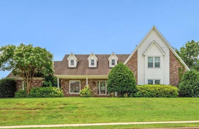 Photo of Elegant 4 BR w/POOL MAINTENANCE INCLUDED near Cherokee Valley Golf Club