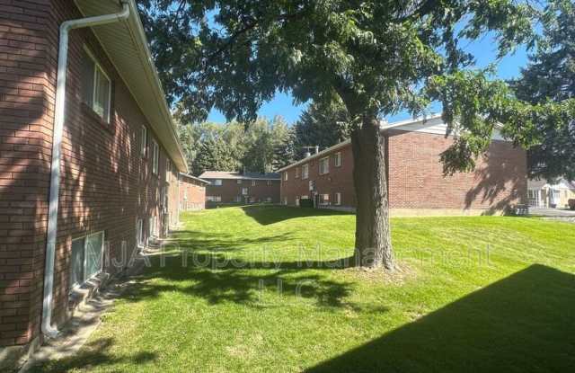 1745 East Holladay BLVD