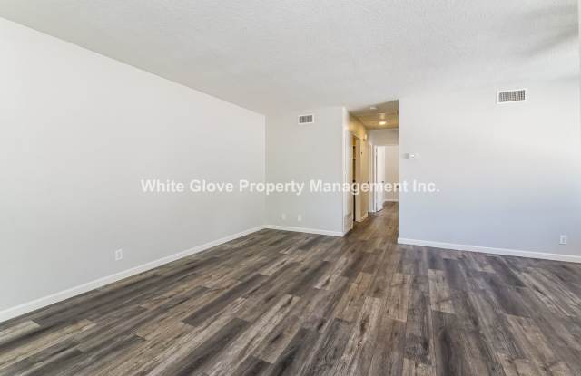 Updated Upstairs Condo with Garage in Desirable Walnut Neighborhood