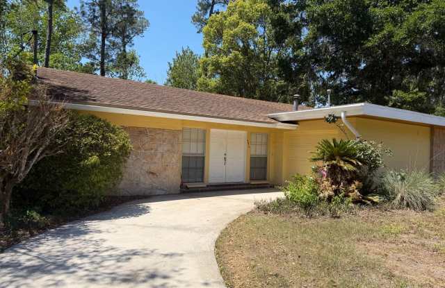 Beautiful 3 Bedroom 2 Bathroom House!!!
