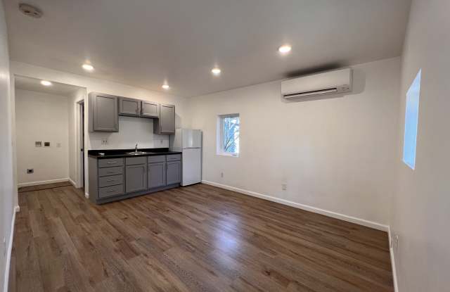 Photo of 947 Woodmere Ave