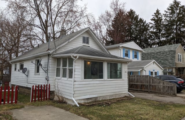 1317 Illinois - 1317 Illinois Avenue, Lansing, MI 48906