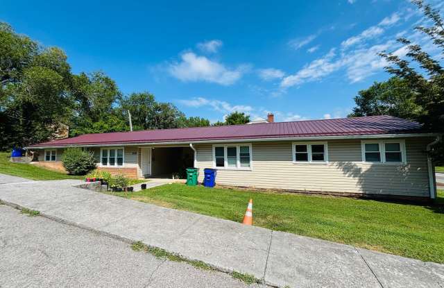 3 Bedroom, 2 Bath Duplex