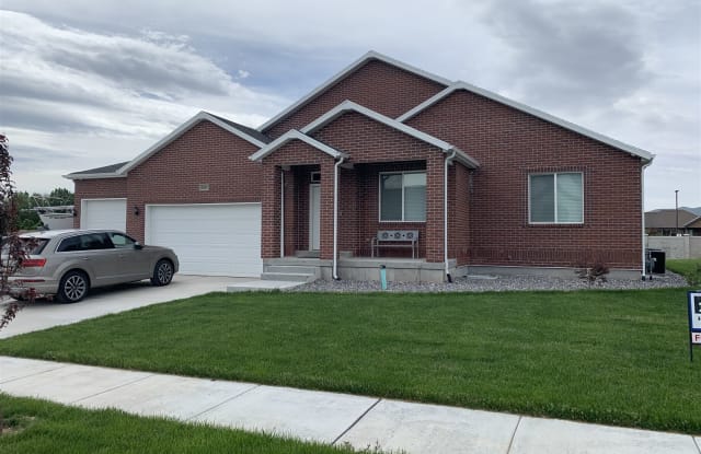 4047 W Adler Rd - 4047 W Adler Rd, Herriman, UT 84096