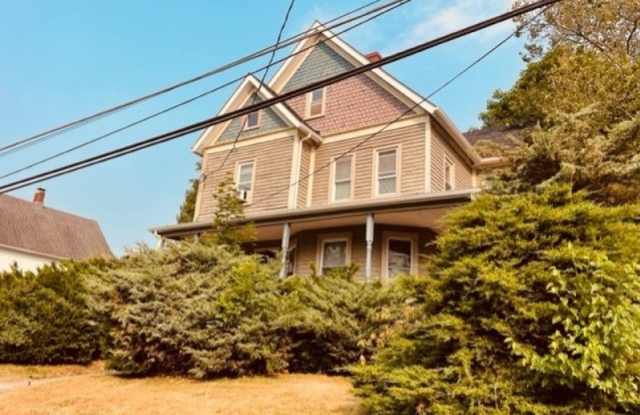 Photo of 20 Ryerson Ave