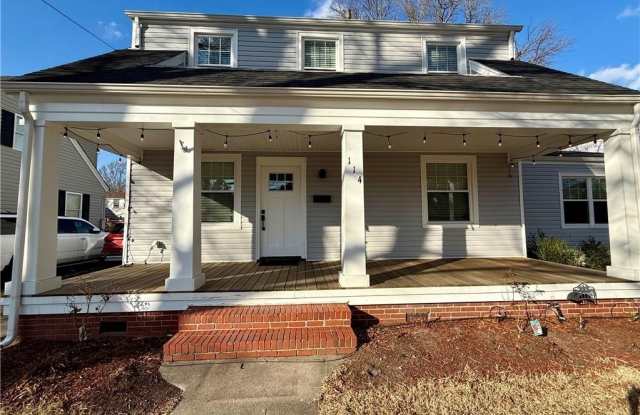 114 W Lorengo Avenue