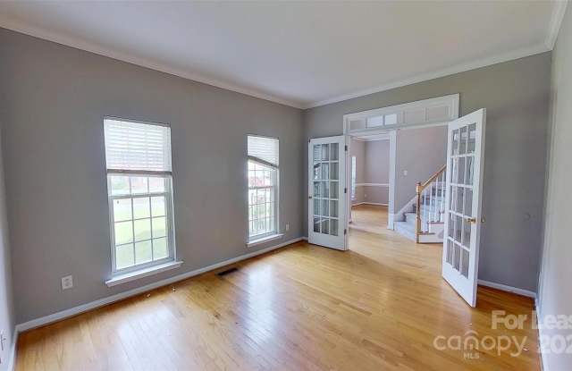 12111 Carolina Oak Circle