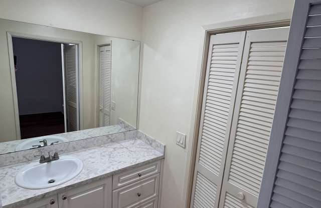 9137 Fontainebleau Boulevard