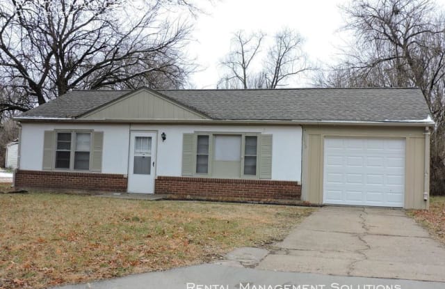 3215 SW Sena - 3215 Southwest Sena Drive, Topeka, KS 66604