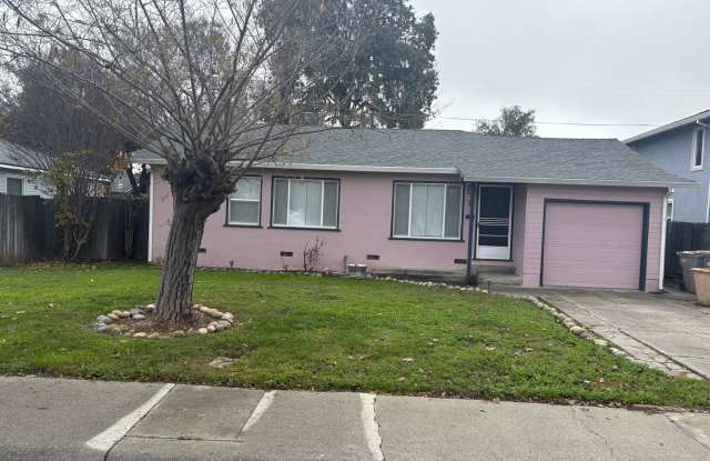 Photo of Charming 3 bedroom 2bath home available now!