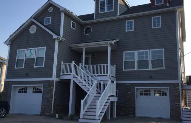 34 Harborside Drive E