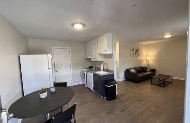 8 Bob Cat CourtApt. 1