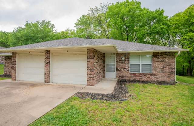 ***2107 B Oakwood Avenue*** - 2107 Oakwood Avenue, Bentonville, AR 72712