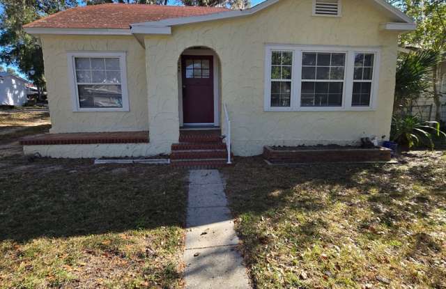 Photo of Charming Two-Bedroom Home in Winter Haven