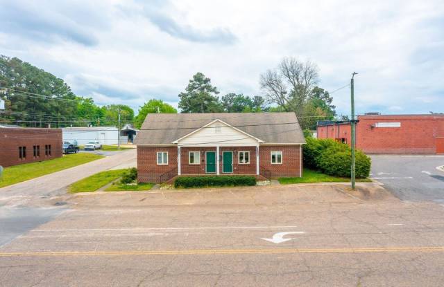 34 E Front Street