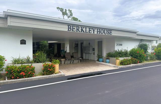 21300 Brinson Ave Unit #113