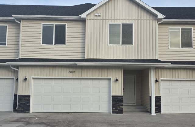 3 Bed 3 Bath Townhome