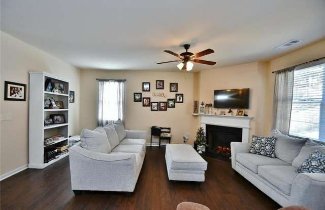 3110 Boxwood Crossing