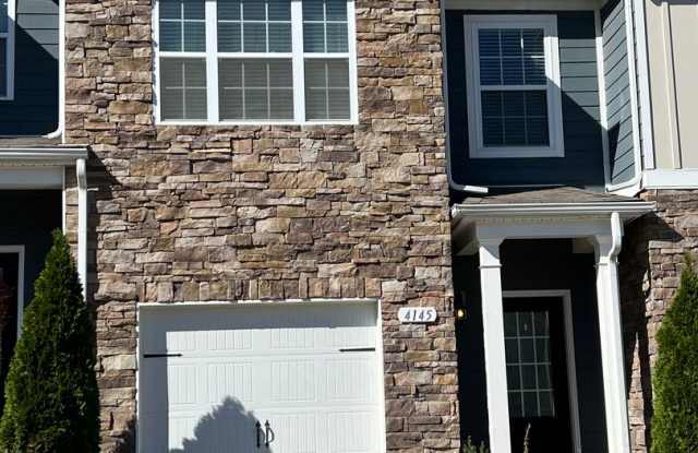 Beautiful 3 Bedroom, 2.5 Bath Townhome in Smyrna