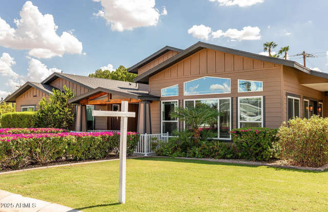 3801 E GLENROSA Avenue