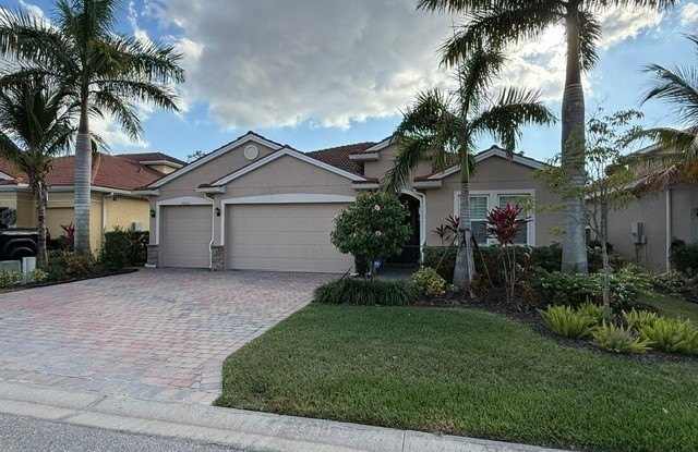 2852 Royal Gardens Avenue