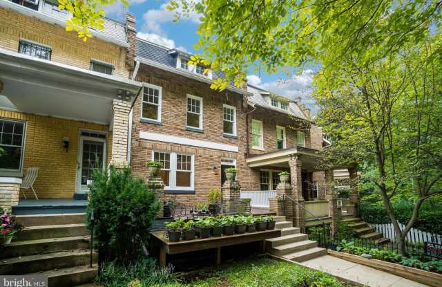 Photo of 2030 PIERCE MILL Road NW